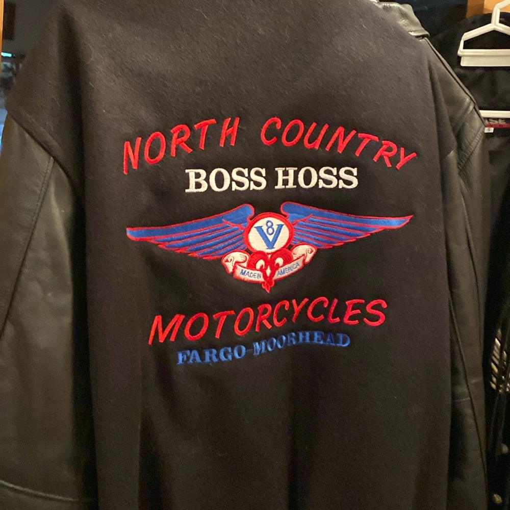 Boss Hoss quilt lined, leather arms and thick wool body,wide shoulders and warm.